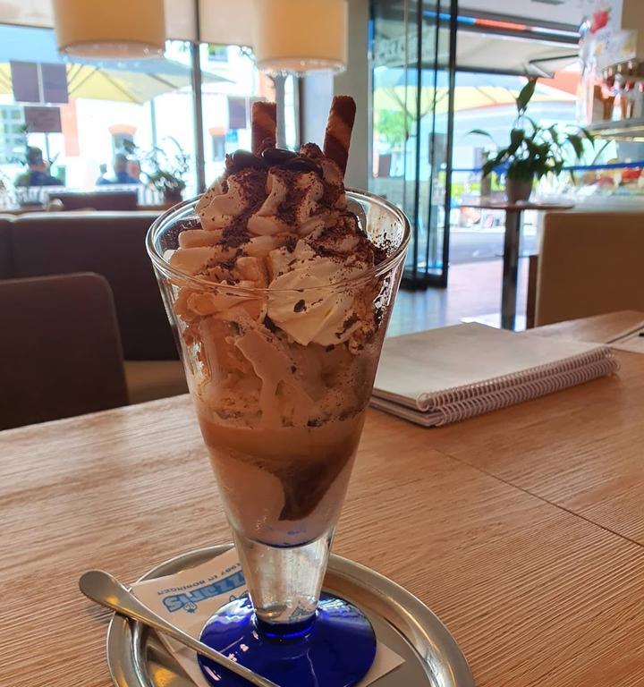 Eiscafe Lazzaris